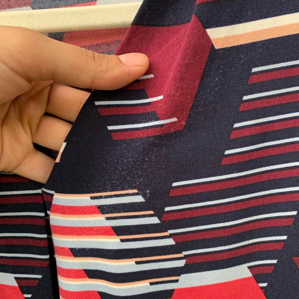 Halogen Geometric Patterned V-Neck Sleeveless Top - image 4